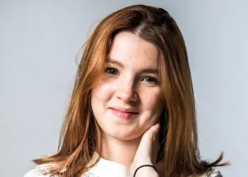 ATOR AGRIDE NAMORADA EM BOATE NA ZONA OESTE DO RJ!!!