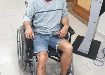 HOMEM QUASE PERDE A PERNA NUM PIER EM PRAIA DA ZONA OESTE!!!(FOTOS)