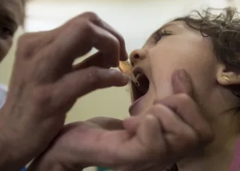 Sarampo, pólio, difteria e rubéola voltam a ameaçar após erradicação no Brasil