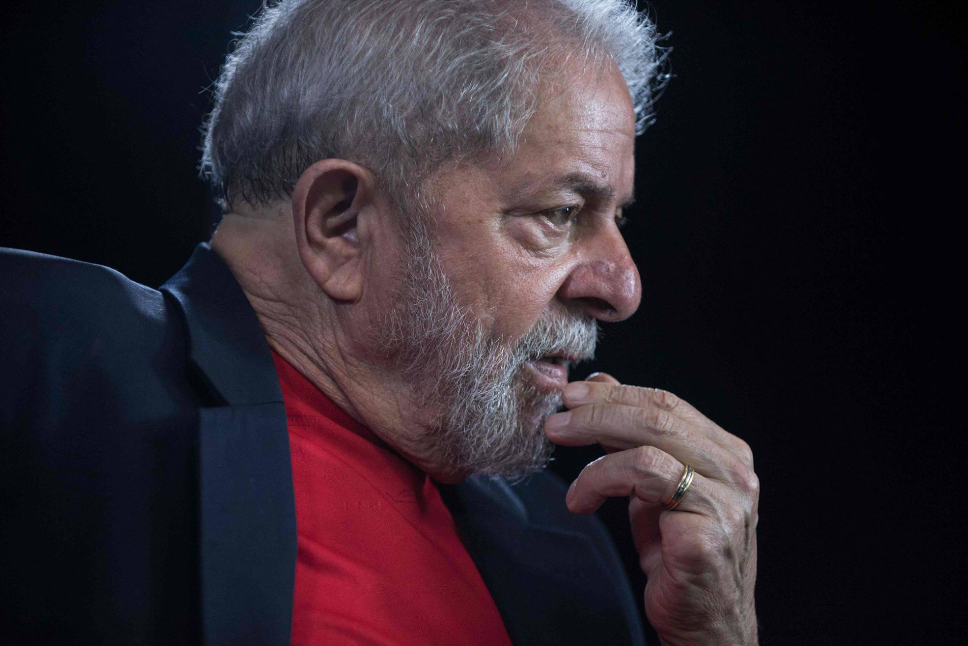 Presidente do TRF-4 determina que Lula deve continuar preso