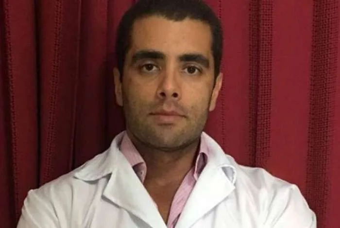 Além do bumbum, médico prometia aumentar pênis: “Tamanho é documento”