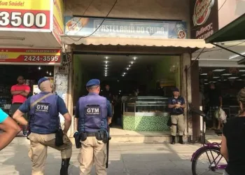 ECA!! PASTELARIA É INTERDITADA EM BAIRRO NA ZONA OESTE!!