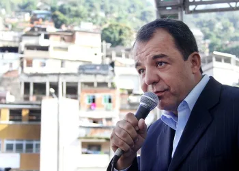 Defesa pede transferência de Cabral para batalhão da PM
