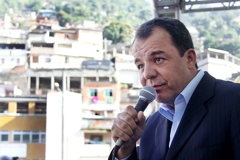 Defesa pede transferência de Cabral para batalhão da PM