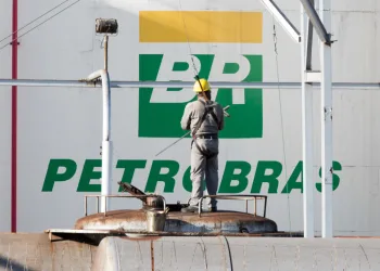 CORRE GENTE!!! Hora de abastecer: após série de aumentos, preço da gasolina cai 2,73%