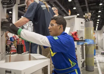 Cursos técnicos têm carreira promissora com salários de até R$ 10 mil