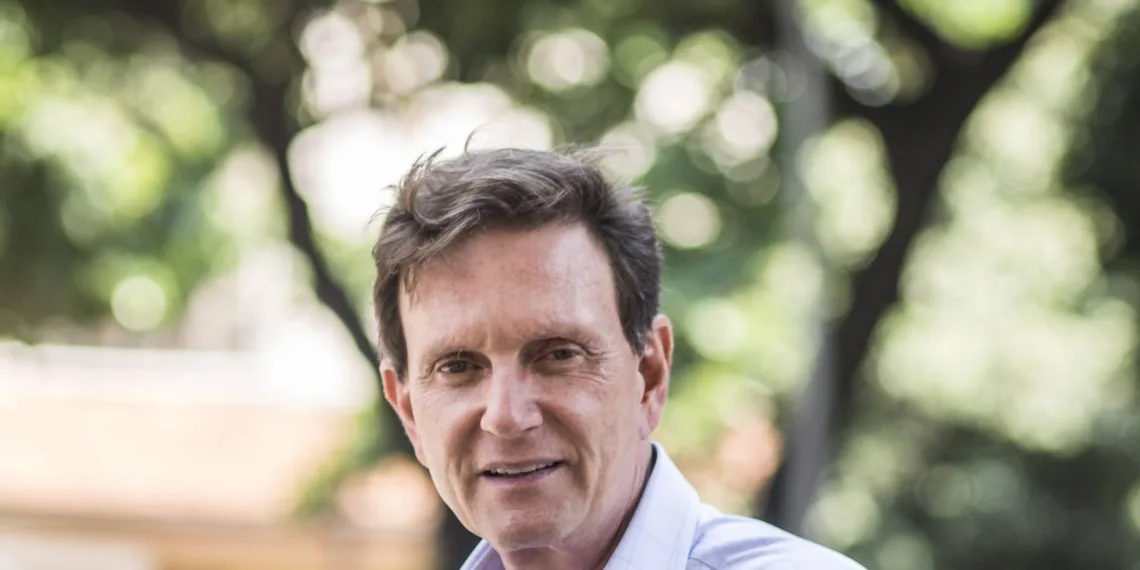 Crivella vira alvo de pedidos de impeachment após reunião polêmica