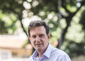 Crivella vira alvo de pedidos de impeachment após reunião polêmica