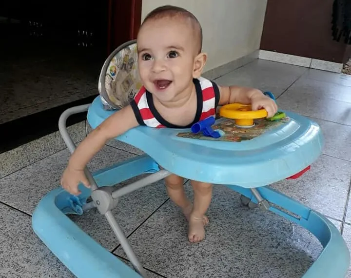 AJUDEM ESSE BEBEZINHO!!!