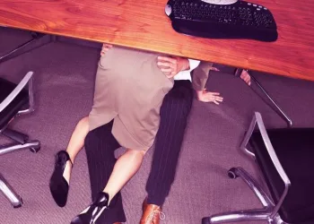 Sexo no local de trabalho é mais comum do que se imagina.