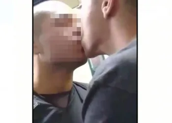 Policial Militar pede afastamento após vídeo em que beija outro homem vazar