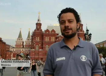 repórter da Globo assume que é gay durante transmissão ao vivo da Russia!