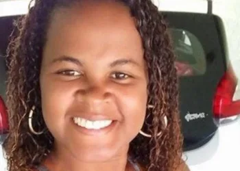 Família e amigos de professora desaparecida fazem campanha em redes sociais