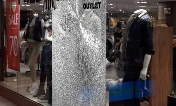 Joalheria é assaltada em Shopping no RJ!! houve troca de tiros!!