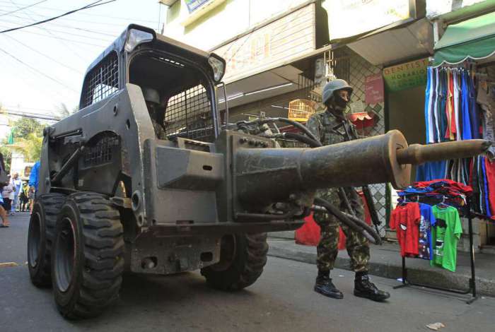 Militar do Exército é morto em operação das Forças Armadas no RJ