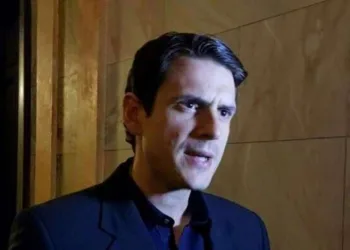 Filho do prefeito do Rio, Crivella Filho é recebido a tiro em comunidade do RJ!!