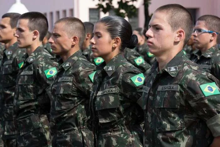 Veja concursos abertos para a carreira militar