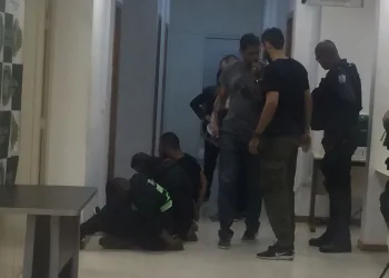 Polícia prende quatro homens suspeitos de praticar saidinha de banco no RJ