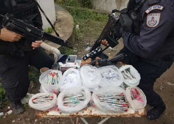 Quatro homens morrem em troca de tiros com a polícia no RJ