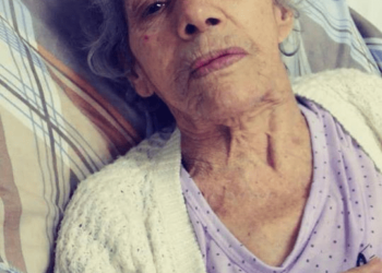ALGUÉM CONHECE ESSA SENHORA QUE ESTÁ INTERNADA NO ROCHA FARIA?