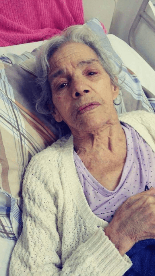 ALGUÉM CONHECE ESSA SENHORA QUE ESTÁ INTERNADA NO ROCHA FARIA?