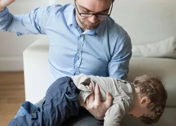 Bater: Num adulto é agressão, num animal é crueldade, numa criança…é educação?”