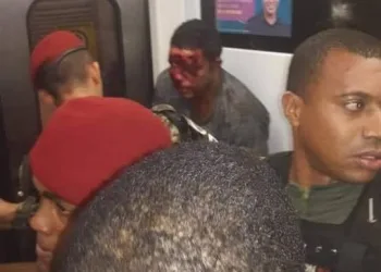 HOMEM FINGE SER NAMORADO DE UMA MULHER PARA SEQUESTRA-LÁ E APANHA EM ESTAÇÃO DE TREM NO RJ!!