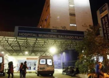 Homem é preso suspeito de espancar filha de três meses no RJ; criança sofreu traumatismo craniano.