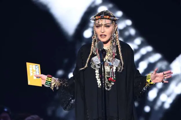 Madonna faz tributo à Aretha Franklin no VMA 2018: ‘Vida longa à Rainha’