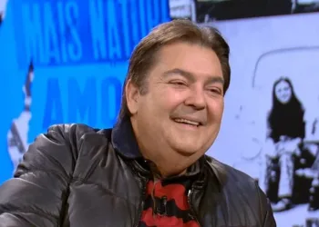 Faustão demite bailarinas do Domingão por estarem velhas