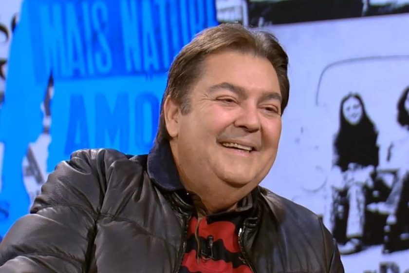 Faustão demite bailarinas do Domingão por estarem velhas