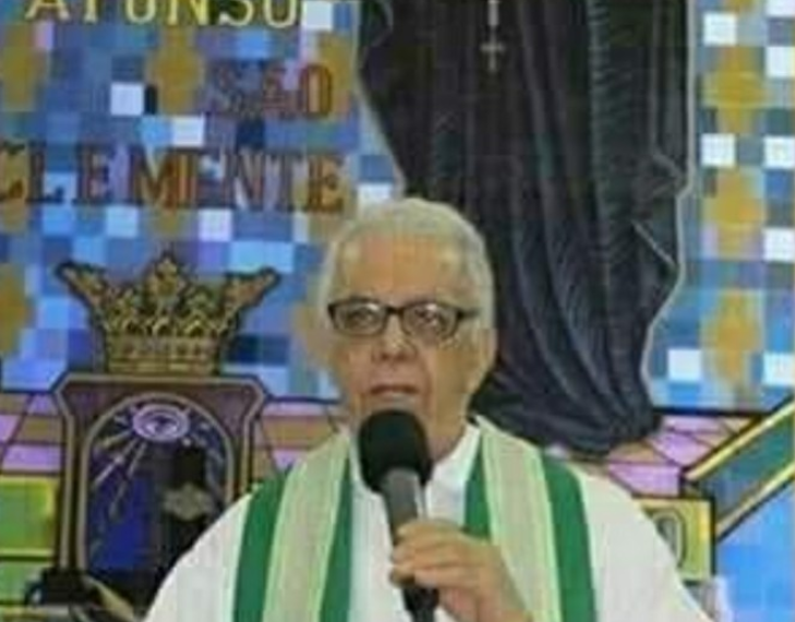 Padre é esfaqueado por guardador de carros no RJ!!