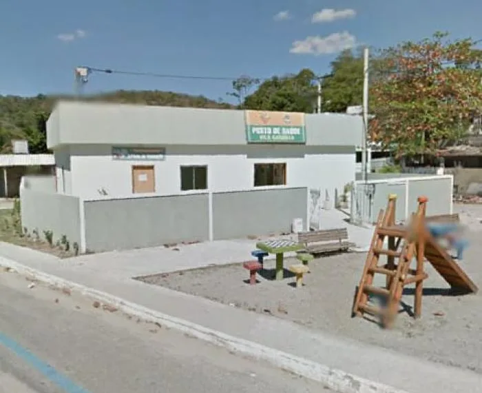 Bandidos em fuga atropelam cinco pessoas no RJ!!