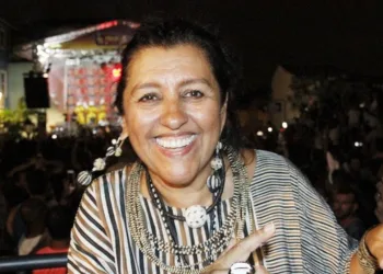 Após morte de criança, Regina Casé e Globo sofrem processo milionário