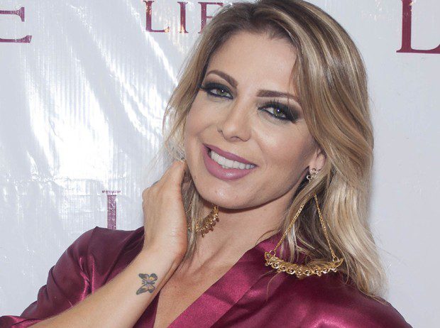 Xuxa se pronuncia sobre fim do casamento com Sheila Mello