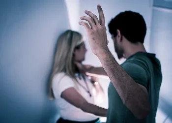 Pai é preso suspeito de enforcar a própria filha de 17 anos