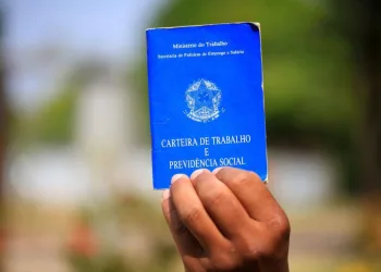 Governo federal propõe salário mínimo de R$ 1.006 para 2019