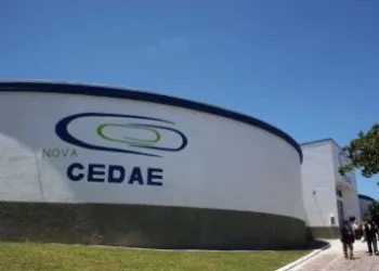 Cariocas podem estar consumindo água da Cedae com coliformes fecais (fezes)
