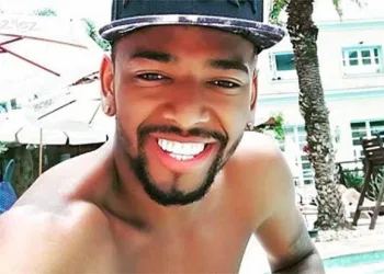 Funkeiro faz churrasco para Camelôs em sua mansão no RJ