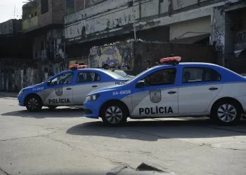 Mulher baleada por PM no RJ tem morte cerebral
