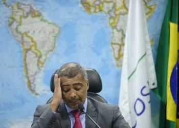 Romário tem Porsche de R$ 350 mil apreendido pela Justiça