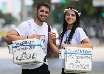 Noivos que vendem trufas para casar conseguem o grande sonho!!! Que lindo!!