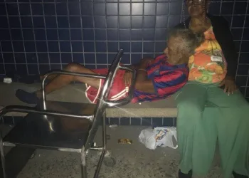 Morre idoso que aguardou por resultado de exame em banco de concreto em Hospital na Zona Oeste!!