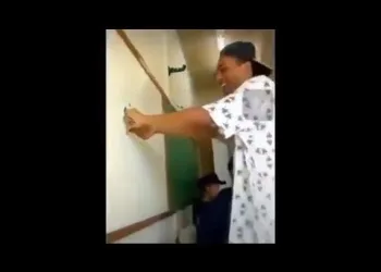 Vídeo mostra alunos agredindo e humilhando professor em Rio das Ostras (RJ)