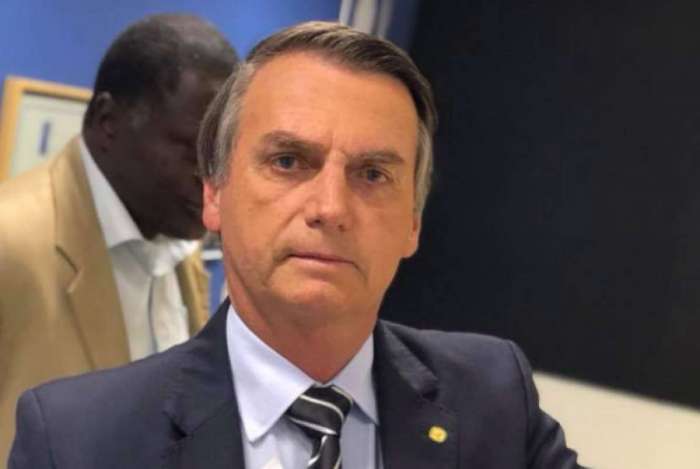 Bolsonaro lidera pesquisa Ibope com 22%