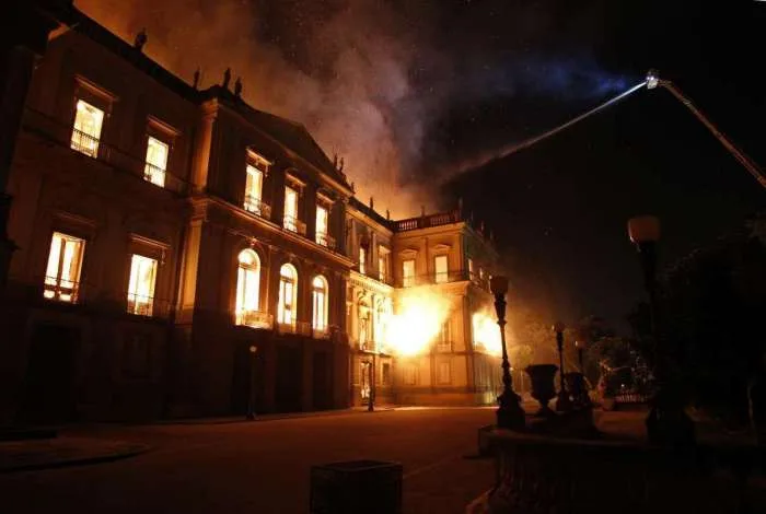 Acervo de invertebrados foi salvo, diz diretora do Museu Nacional