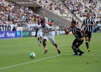 Ceará supera o Vitória e afunda ainda mais o Vasco na zona de rebaixamento