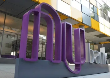 Nubank muda forma de calcular preço de compras internacionais