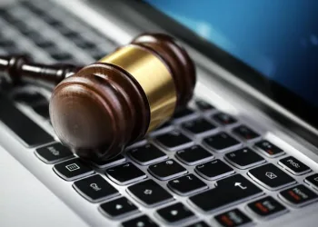 Projeto que impõe 'imposto de link' e 'filtro de upload' é aprovado na Europa