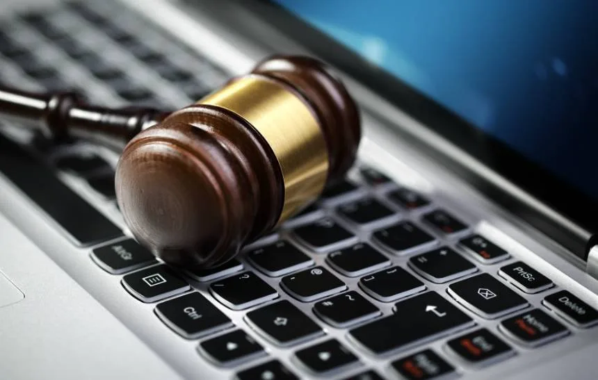 Projeto que impõe 'imposto de link' e 'filtro de upload' é aprovado na Europa